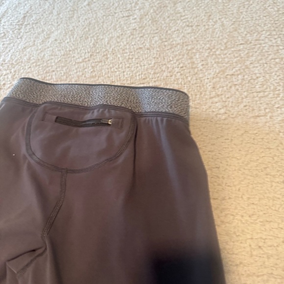 Vuori Jogger Athletic Pants Women Small 30” Gray  Ankle Zip Mid Rise  Zip Pocket - Picture 6 of 11